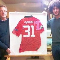 Een speeltrui van Fellaini